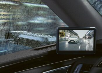 Lexus revolutionises rearview mirrors